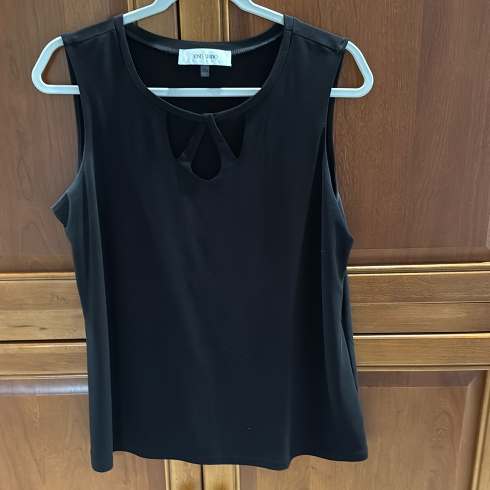 Jones Studio black tank top blouse